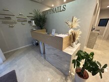 エンヴィネイルズ 豊橋店(envy nails)の雰囲気（店内入口♪全席半個室♪完全個室スペースもあり♪二階も全個室♪）