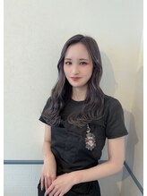 スリー(THREE)&nbsp;マツゲ スタッフ