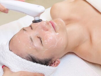 ココ(COCO)/サーマクールリフトで理想の輪郭