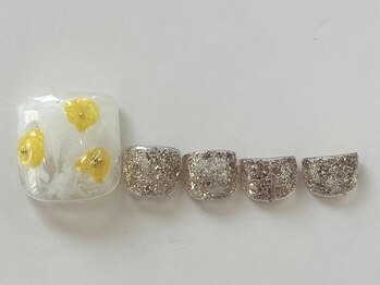 ネイルメゾン 天神店(NAIL MAISON)/イエロー花ラメフット¥7000