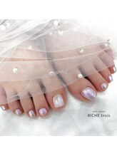 リッシュ トロワ(RICHE trois)/オーロラフットネイル