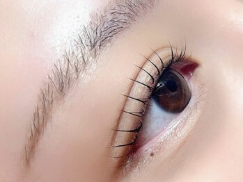 アウレア(aulea)の写真/第一印象は“目元”で変わる★新登場！【セット割】アイブロウ×眉WAX×まつ毛パーマ　10450円→8690円～