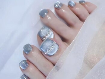 ジュジュネイルサロン(JUJU NAIL SALON)の写真/ちゅるちゅるマグネット、フラッシュ等カラー豊富！ハンド出来ない方もフットネイルで足元からオシャレを♪