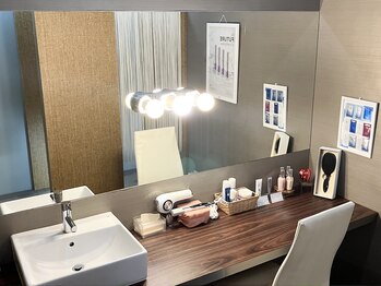 カレン 沖縄小禄店/メイクルーム