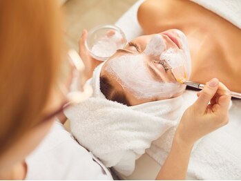 ネモア 今泉 薬院店の写真/20代からの肌管理となる土台を整える！肌に優しいWaxで角質の除去◎透明感溢れる素肌に♪肌悩みを改善＊
