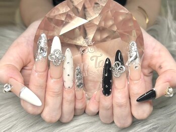 タムタムネイル 本厚木(Tam Tam Nail)の写真/美爪に盛れるスカルプもTamTamNailにおまかせ!!長さだしで折れない・華やかなネイルに★深爪・ちび爪解消！
