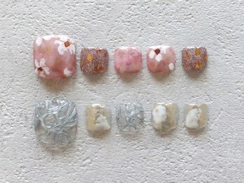 モンドール(MONT D'OR)の写真/フットネイル◆お仕事柄ハンドネイルができない方にも人気！オリジナルニュアンスアートで上品な足先を演出