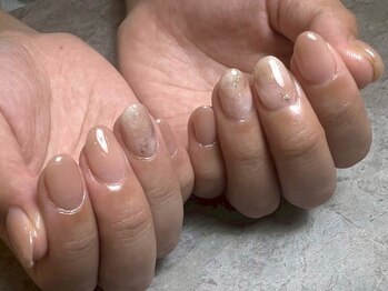 アンフレーム 六本松(UNFRAME)の写真/【オフィスネイルにオススメ】ショートネイル派OLさんに人気の上品デザイン♪こだわりの美フォルム