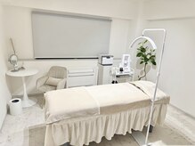 アマト 心斎橋店(Amato)の雰囲気（広々個室♪メイク台にアイロンやドライヤーもご用意しています♪）