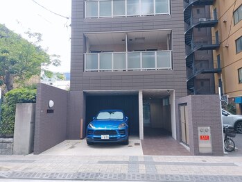 サム(Sam)/サロンの入り口風景(マンション)