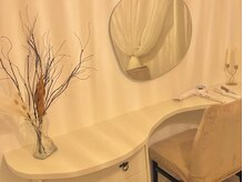 メルト(Melt)の雰囲気（＊非日常でありながら、自宅のようにくつろげるサロン内＊）