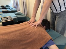 神技堂の雰囲気（リクライニングチェアで寛ぎながら足つぼの施術を♪）