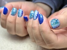 季節感のあるデザインも多数ご用意（お花・ニュアンスアート）