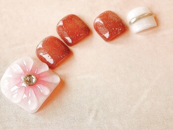 ブレスネイル(brace Nail)/立体フラワーフットデザイン