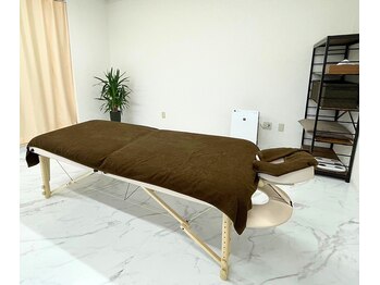 朝志 熊谷院(ASASHI)/高級施術ベッドを使用