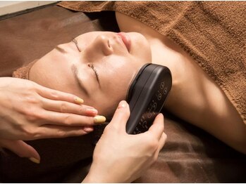 ジョイアビューティー(Gioia beauty)の写真/【レモンボトルで韓国小顔が叶う★】脂肪分解剤をエステダーマで導入!半永久的に持続可能◎ハリツヤup♪