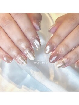 リッシュ トロワ(RICHE trois)/秋ブラウンチェックネイル