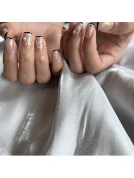 黒フレンチネイル