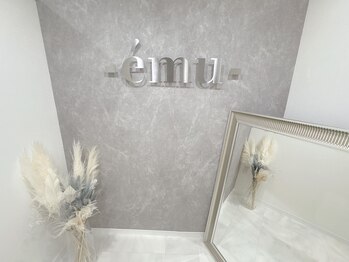 エミュ 心斎橋店(emu)