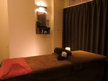 アタマファクトリー 大宮店/シックな店内で随所にこだわりが