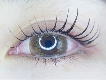 フーラアイラッシュ(Fura eyelash)の写真/【大人気ラッシュリフト¥3600】目尻長めなど,カールやデザインはお客様のお目元に合わせて施術♪[橋本]