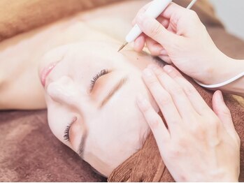 アールスタイル 表参道(R-style)の写真/シミケア専門店だからできる本気の肌質改善★内側から整えるシミケアでワンランク上の"透明感"を手に入れる
