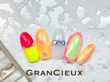 クアトログランシュ 青葉台(QUATRO×GranCieux)/個性派蛍光ネイル