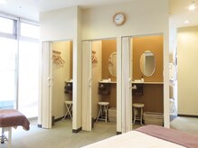 リラックス整体 にこたまの雰囲気（更衣室完備☆お着替え無料です♪ペアのご来店続々増えています♪）