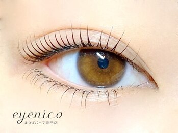 アイニコ 梅田店(eyenico)の写真/一重・奥二重・二重など、目の特徴に合わせてぴったりのデザインをご提案!トレンドの束感まつげパーマも◎