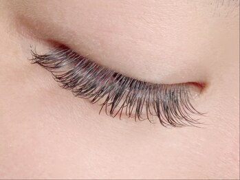 イナ(ina)の写真/経験豊富なオーナーによる施術♪魅せる目元へ【フラットラッシュ使用】忙しい毎朝の時短にも◎