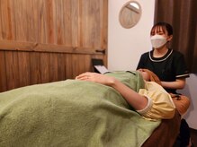 クマの冬眠 南川添店/施術風景