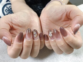 モグネイル(Mogunail)/8月定額A ブラウンネイル