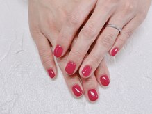 モモ(MOMO)/短い爪に似合うカラー