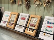ホーミーネイルズ アットオフザリップパーク(HOMIE Nails at off the Lip park)の雰囲気（豊富なアートに対応します。画像持ち込み大歓迎♪）