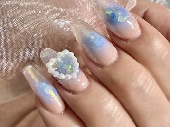 るるねいるの写真/スカルプでしか再現できない宝石のような埋め込みやグラデーションを、当店で体験してみませんか？
