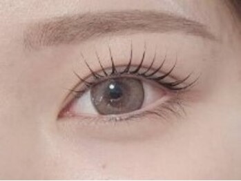 キオラ(Kiora)の写真/今人気のまつ毛パーマ◎自まつ毛を生かして瞳を際立たせます♪ナチュラル派のアナタにオススメ★