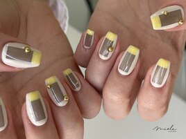 春カラー一癖ネイルデザイン黄色