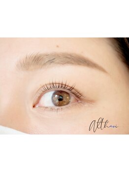 ナチュラル上品な目元にしたい