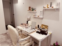 クロム アイプラス 狭山 入曽店(CHROM eye+)/パウダールームでメイクもOK！