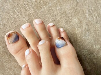 ディアブルー 湘南台店(diar blue)の写真/フットネイルで華やかに♪ドイツ式フットケアでつるつるすべすべの足裏へ導きます♪