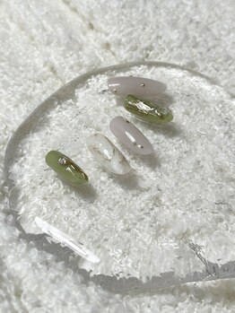 スモーキーグリーン