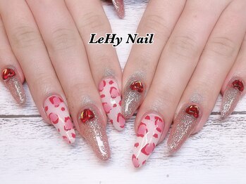 レヒネイル(LeHy nail)/ハート×レオパードネイル