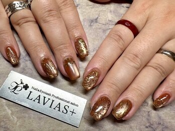 ラヴィアスプラス(LAVIAS+)の写真/《付替オフ全員無料》もっと長さが欲しい!爪が折れた!とお悩みの方必見◎長さ出しで細く綺麗な指先を実現♪