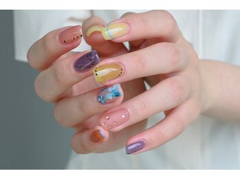波波の写真/シンプルからニュアンス、アンニュイなデザインや個性的なアートまで◎特別な日のネイルにも◎