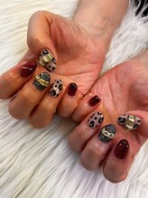 ハニービー(Honey Bee)/ヒョウ柄ネイル