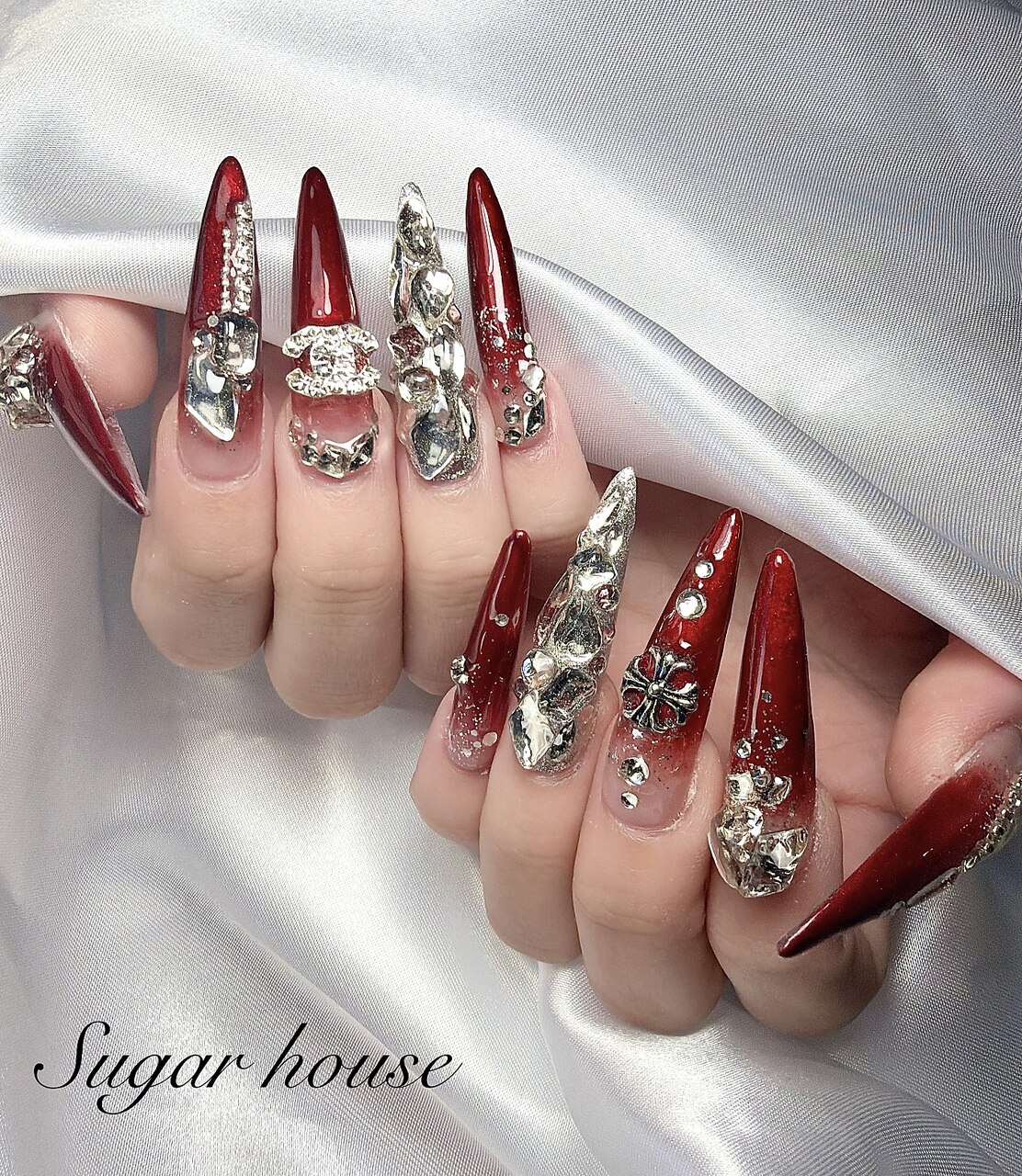 2026年冬トレンド】ラメグラデーション スーパーロングのネイル