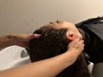 モモ 札幌(MOMO.)の写真/頭皮からしっかりほぐし、首肩のコリや張りを根本から改善★施術後のスッキリ感はやみつきに…♪