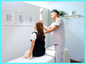 整骨院クリア 五香本院(整骨院Clear)の写真/猫背・巻肩は日常生活が原因！姿勢が改善する事で筋肉へのストレスがなくなり、肩こりなどの症状も改善◎