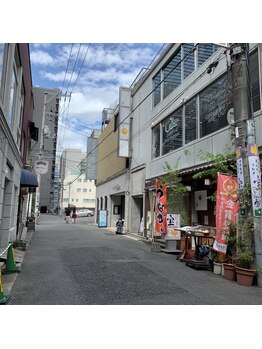 ビースタイル(b-style)/WAKOさん左折[広島市中区]