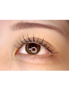 ナチュラル上品な目元にしたい